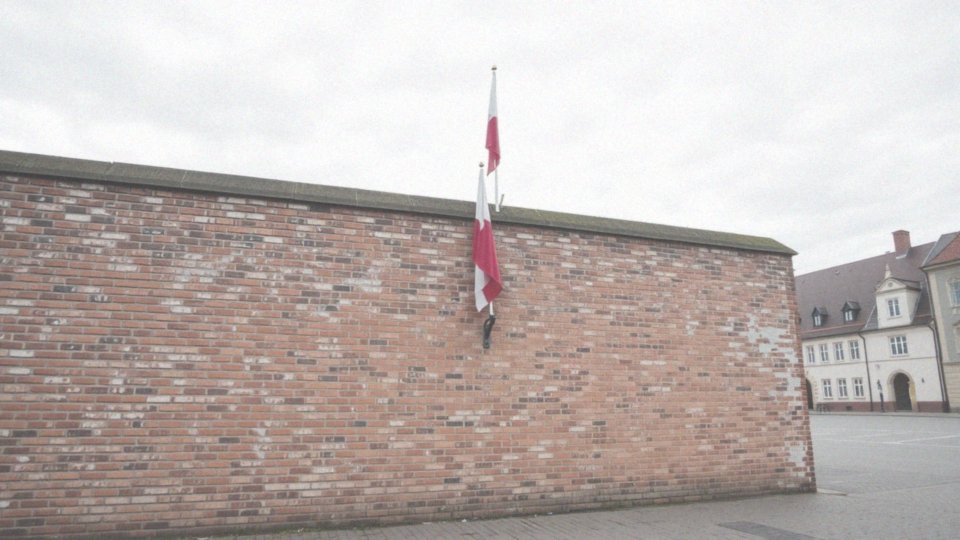 Co grozi za niewłaściwe obchodzenie się z flagą?