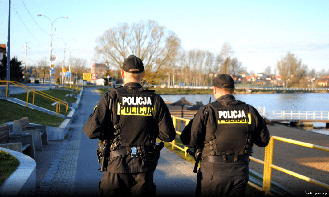 Nietrzeźwy kierowca bez tablic rejestracyjnych zatrzymany przez policję w Kazimierzu Dolnym